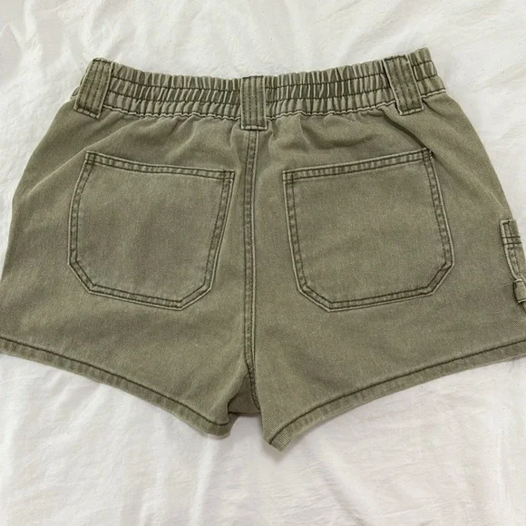 Green denim shorts - Picture 2 of 3